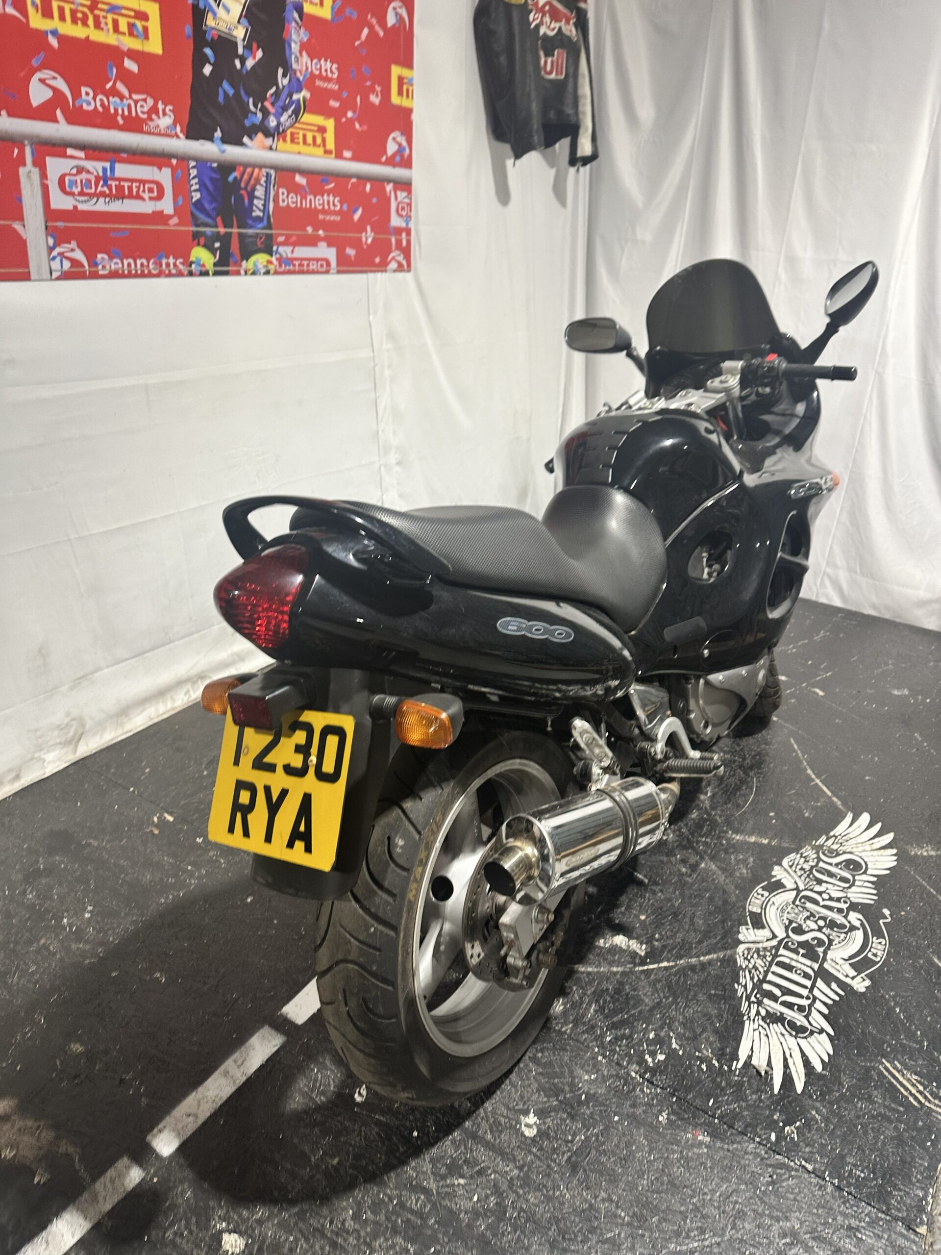 1999 Suzuki GSX-F 600 original motorcycle photograph S3