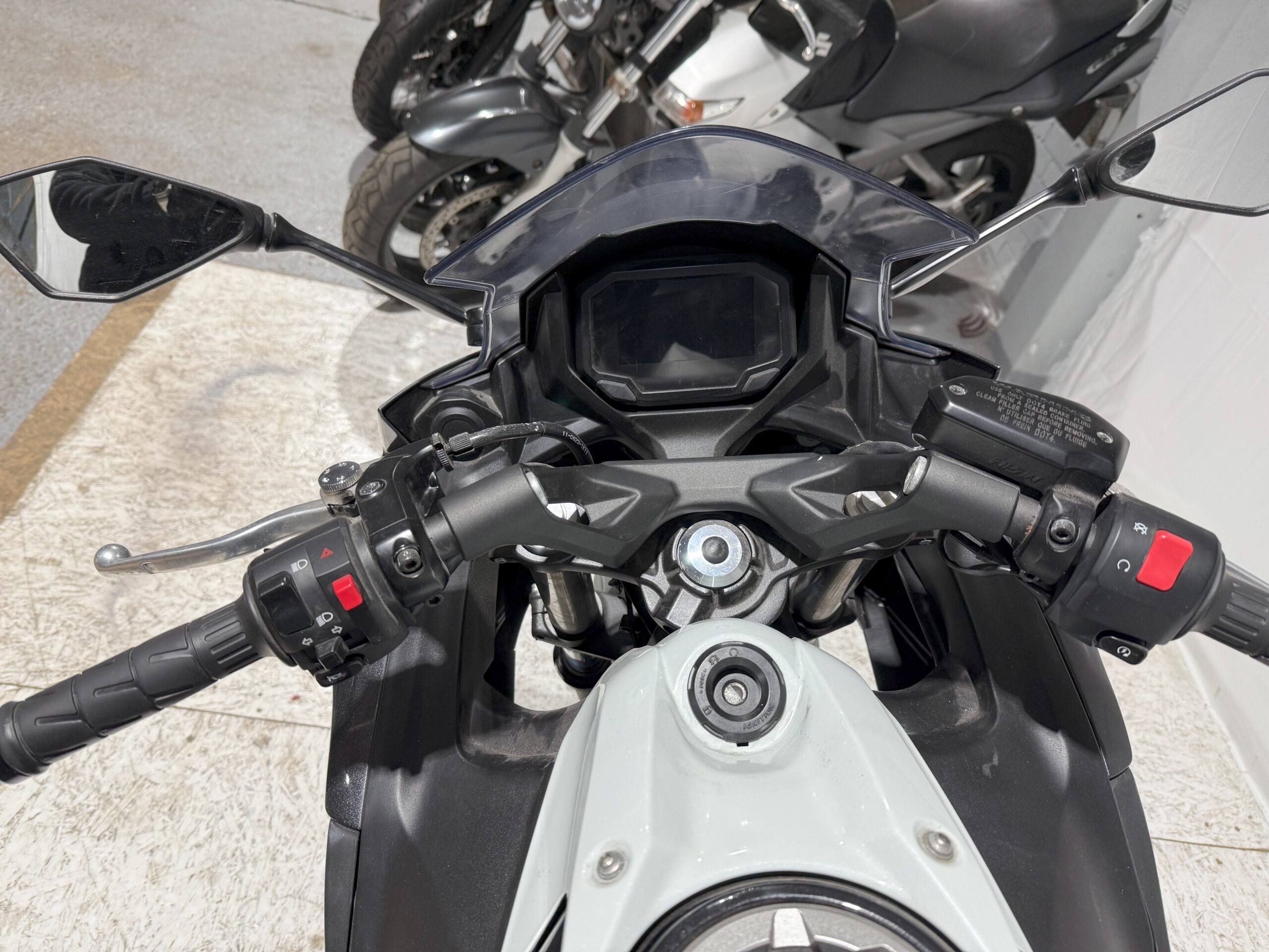 2022 Kawasaki EX650 Ninja - Image 2